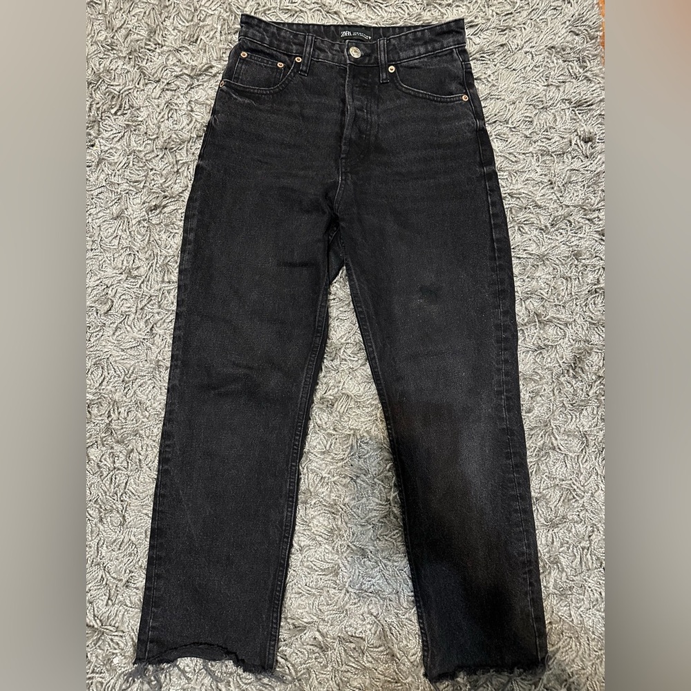 Zara Women’s CNN Dark Black Straight Jeans